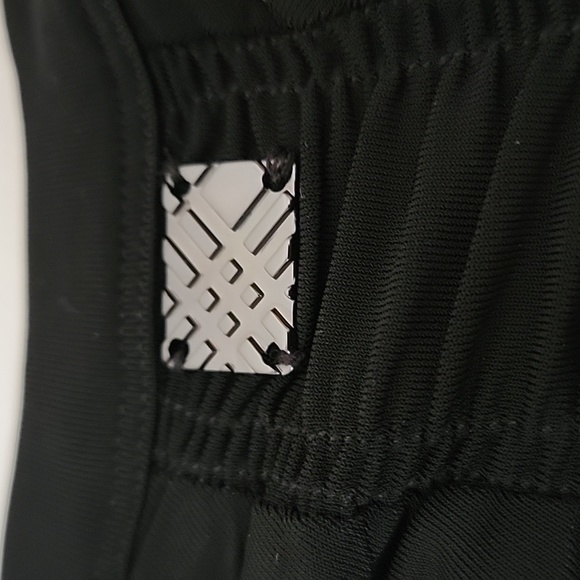 ⭐️NWOT BURBERRY London Authentic Form Fitting Ruching Detail Short Sleeve Top - Picture 2 of 6